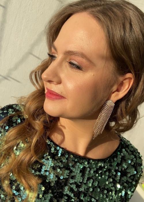 Таким образом, если хочешь почувствовать себя принцессой - тебе ко мне. 04