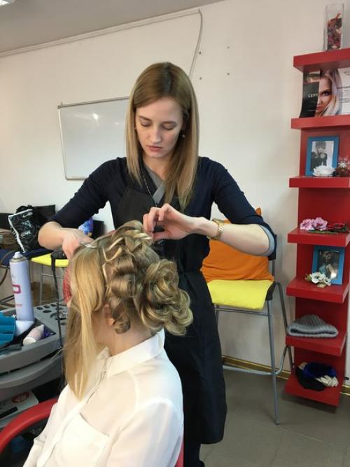 В школе красоты TWO Stylists идёт запись на обучение по направлениям: 01 В школе красоты TWO Stylists идёт запись на обучение по направлениям: 01