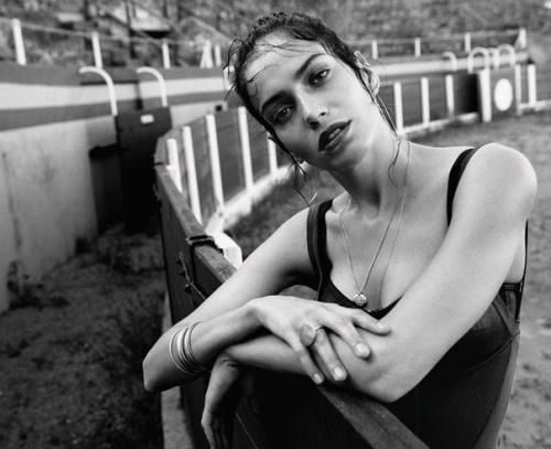 The Sun Also Rises: Аманда Уэллш в фотосессии Елены емчук для Porter Magazine Spring 2016. 03