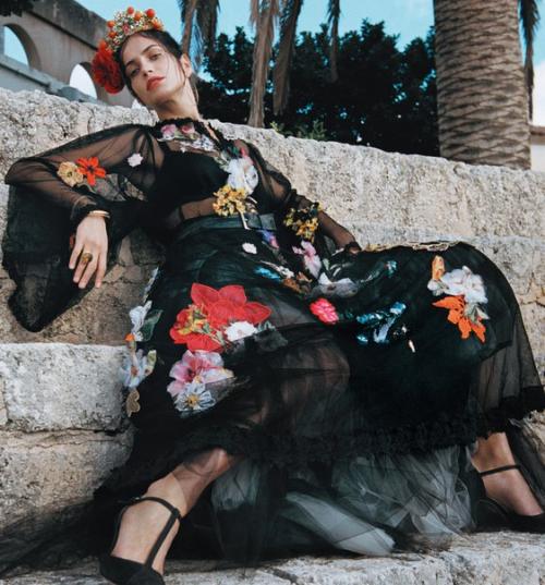 The Sun Also Rises: Аманда Уэллш в фотосессии Елены емчук для Porter Magazine Spring 2016. 01