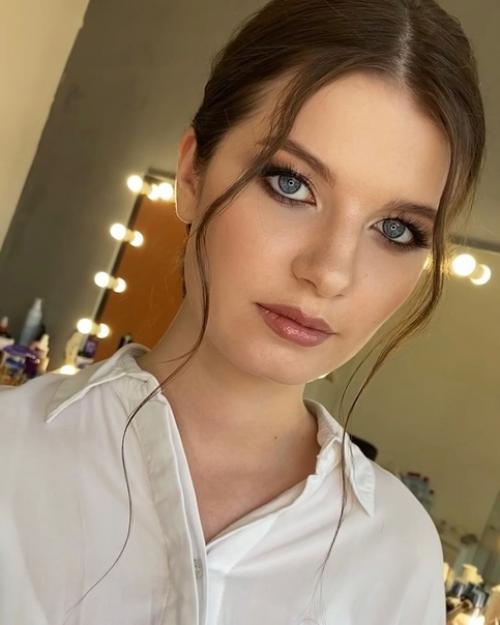 Таким образом, если хочешь почувствовать себя принцессой - тебе ко мне. 02