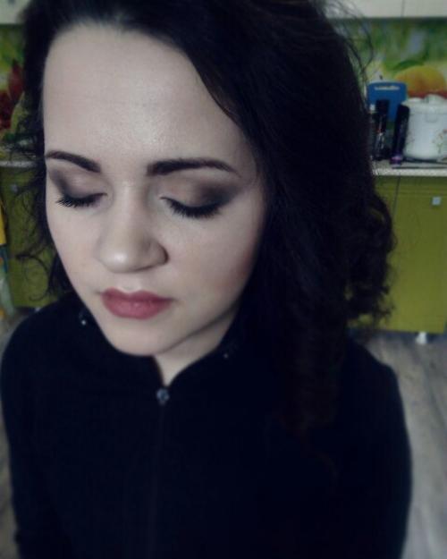 Дорогие девочки, веду запись на макияж и прически, по всем вопросам в лс. 01