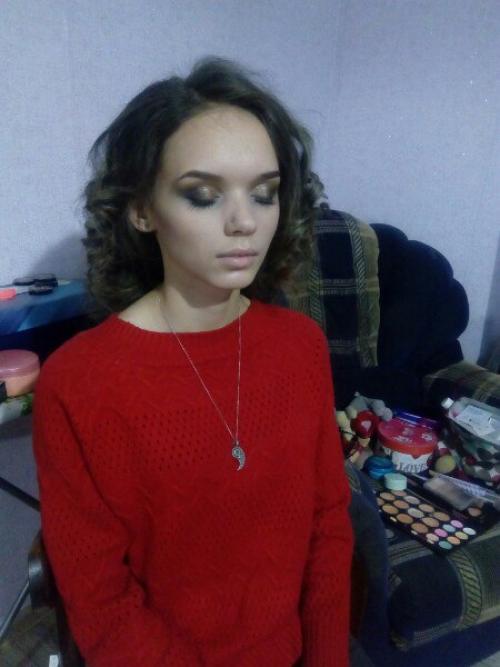 Дорогие девочки, веду запись на макияж и прически, по всем вопросам в лс. 02