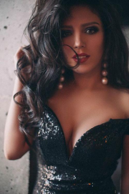 Макияж?  С выездом 900? 03