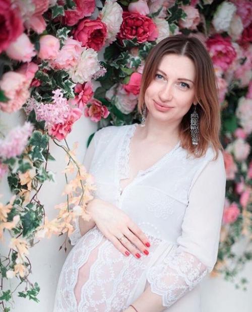 Москва.  ТФП.  Мы ищем визажиста с оплатой расходников для съемки 24 февраля, 12: 00 (к этому времени модель должна быть готова. 02