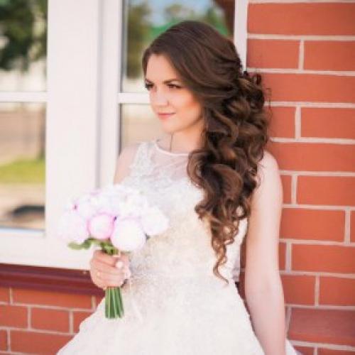 Сегодня расскажем вам немного о тенденциях в свадебных прическах 2016. 02