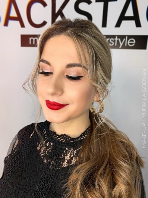 Причёски или макияж? 01 Причёски или макияж? 01