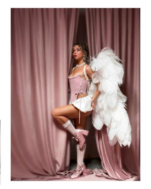 Мы ищем визажиста (макияж + прическа) на 15. 01