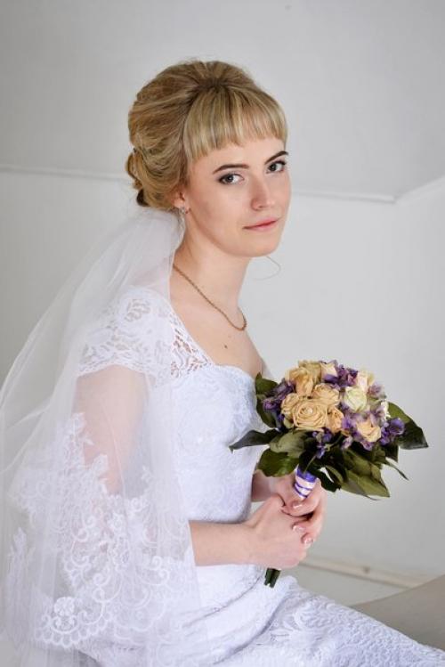 Дорогие невесты, позаботьтесь о вашем важном свадебном дне заранее - свободных дат все меньше. 02