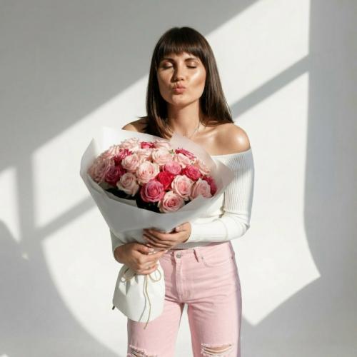 Одиночное.

Оставлю ссылки на ботов где можно сделать фото в комментариях.  