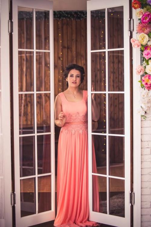 Требуются модели для съемки в фотопроекте Утро Невесты умение позировать, размер до 48, волос длинный! 09