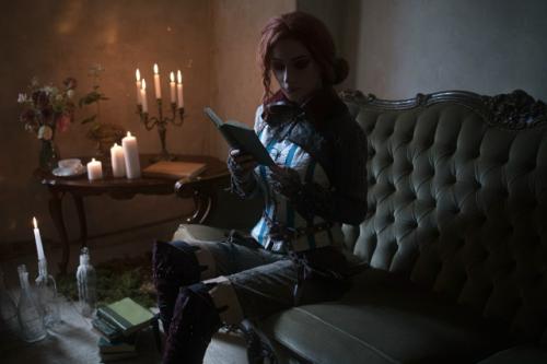 Косплей - модель Дарья Кравец (Fishy Cosplay) примерила на себе роль прекрасной чародейки трисс из игры The Witcher 3: Wild Hunt. 03