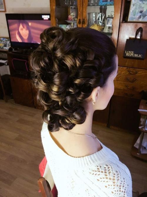 Дорогие девушки приглашаю на прически и вечерний макияж в марте по выгодным ценам! 03