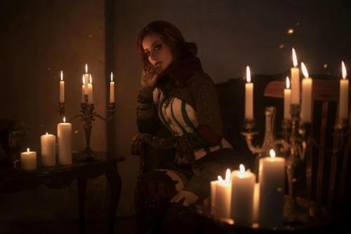 Косплей - модель Дарья Кравец (Fishy Cosplay) примерила на себе роль прекрасной чародейки трисс из игры The Witcher 3: Wild Hunt. 05