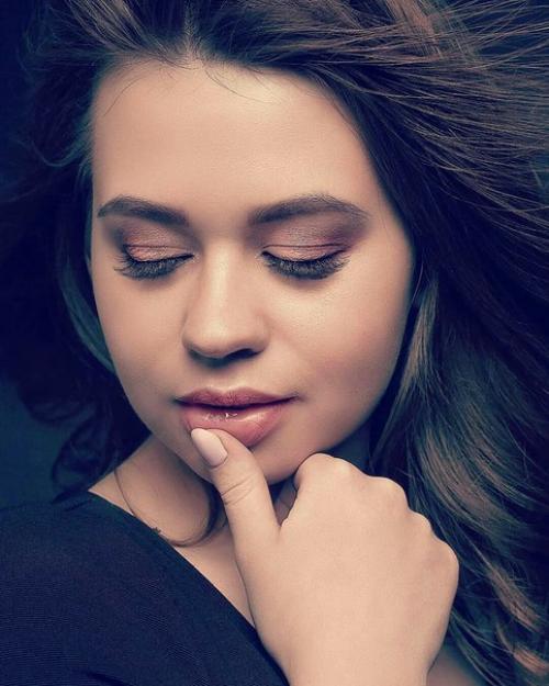 Нужны модели на макияж 750 Р., локоны 750 Р., причёски от 750 Р. (свадебный образ - другое предложение. 04