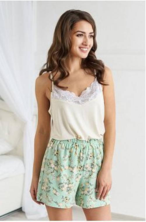 Взгляд на стиль. Одни донашивают дома старые вещи, другие злоупотребляют халатами или пеньюарами и лишь немногие выглядят действительно хорошо. 02 Взгляд на стиль. Одни донашивают дома старые вещи, другие злоупотребляют халатами или пеньюарами и лишь немногие выглядят действительно хорошо. 02