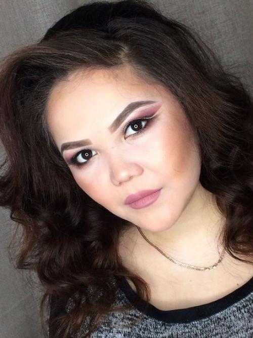 Здравствуйте, я дипломированный стилист визажист, ищу моделей для отработки макияжа и причёсок. 04