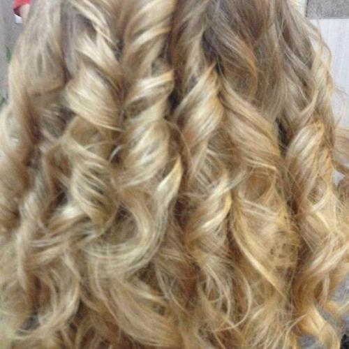 Девушки, приглашаю вас, на дневной и вечерний макияж, прически, локоны для отработки скорости, пополнения портфолио и клиентской базы. 04