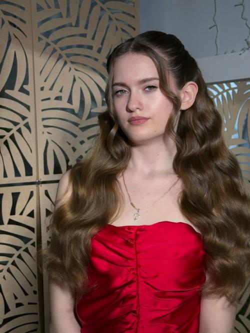 Выпускной - это про свежесть.
