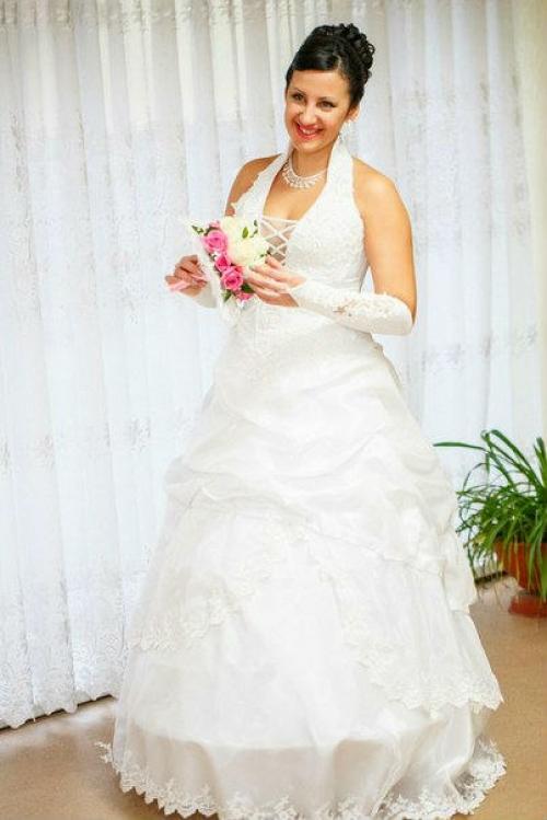 Милые девушки.  Мы предлагаем вам свою помощь в создании любого праздничного образа. 06