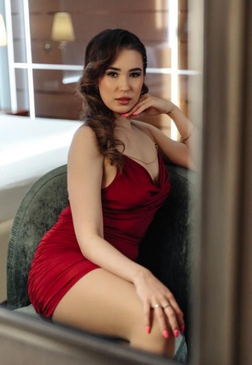 Я макияжи и прически сама создаю. 03