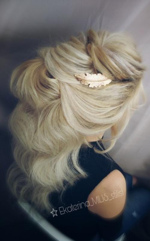 Милые девушки?  Предлагаю вам свои услуги по созданию причесок и макияжа: 04