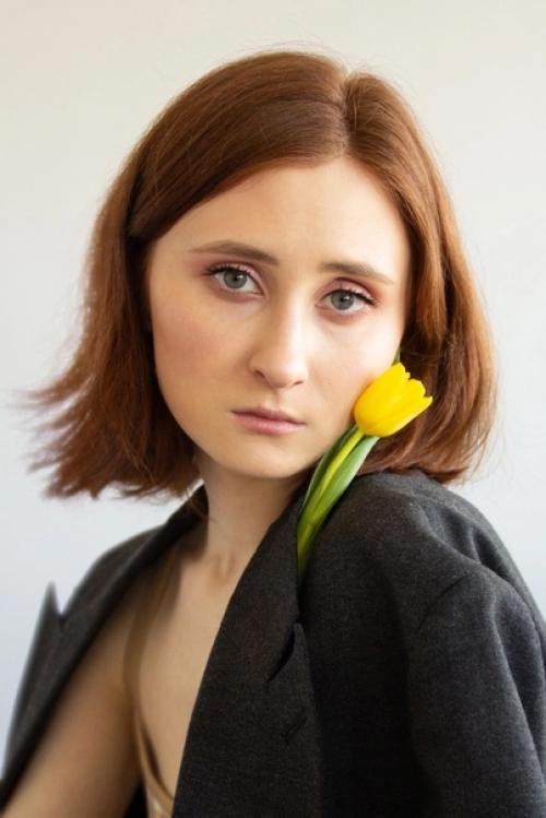 Впереди главные события для многих девушек, последние звонки, выпускные, свадьбы. 01