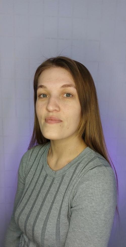 На моделе представлен современный, модный на данный момент вечерний макияж. 03