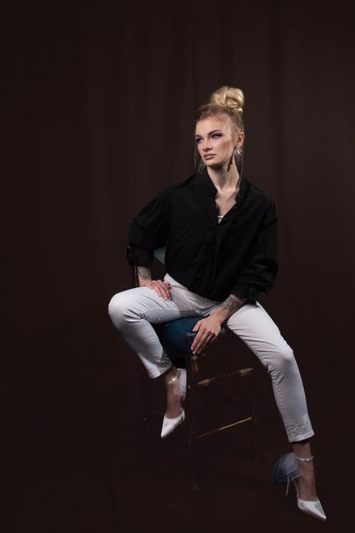 Фотографирование - это личный выбор, и каждая человек может иметь свои уникальные причины для этого: 01