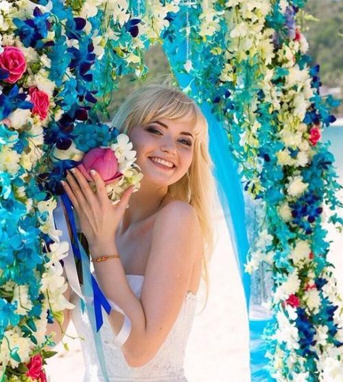 Красотки? Только приземлилась из солнечного Тайланда? 06 Красотки? Только приземлилась из солнечного Тайланда? 06