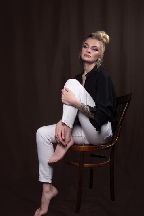 Фотографирование - это личный выбор, и каждая человек может иметь свои уникальные причины для этого: 02