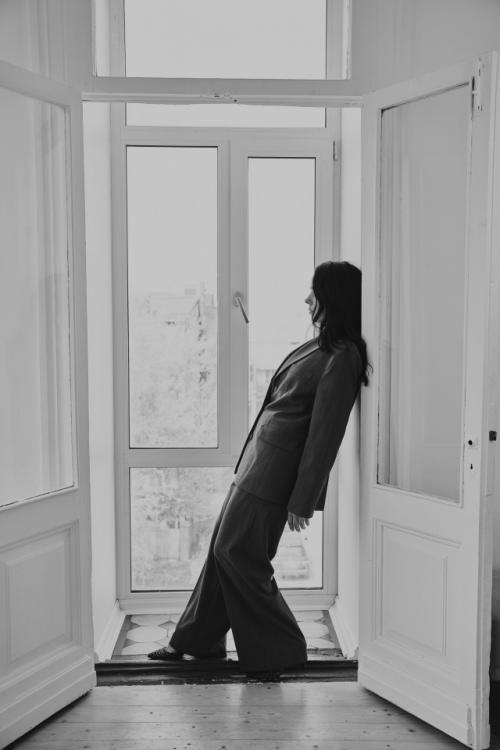 Строгий стиль и женственность: гармония на фотосессии. 02