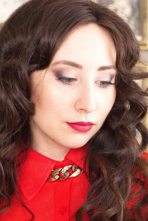 Профессиональный стилист - визажист? 01