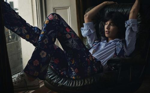 Artist in Residence: Сабрина иоффреда и фионнан берни - перкинс в фотосессии Дэвида Бартона для Elle US March 2016. 06