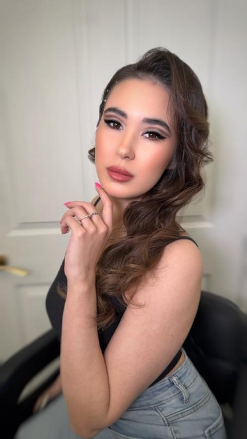 Я макияжи и прически сама создаю. 01