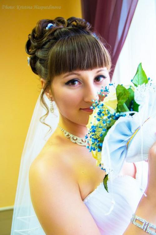 Ищу. Выполняю вечерние прически -500-700, макияж - 550, свадебные прически 600-1200 (в зависимости от волос и сложности работы. 02