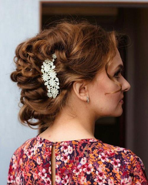 Вот и подходит пора выпускных вечеров. 03