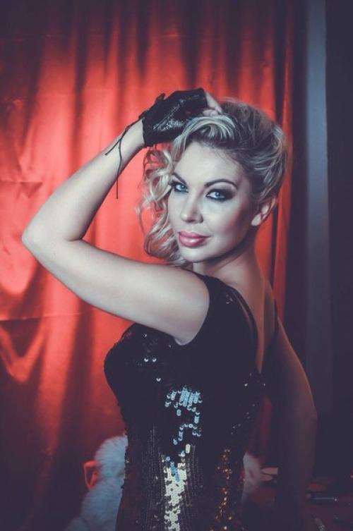 Всем привет!  Предлагаю услуги профессионального стилиста визажиста. 02