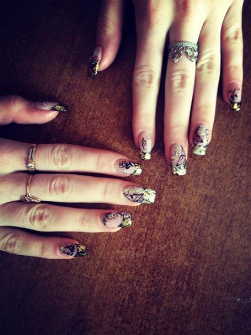 Дорогие девушки!  Скоро в моей студии будет работать мастер по ногтям. 03