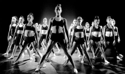 Мы приглашаем к сотрудничеству визажистов для участия в съемках танцевального клипа молодежного инклюзивного проекта равныйравному. 04