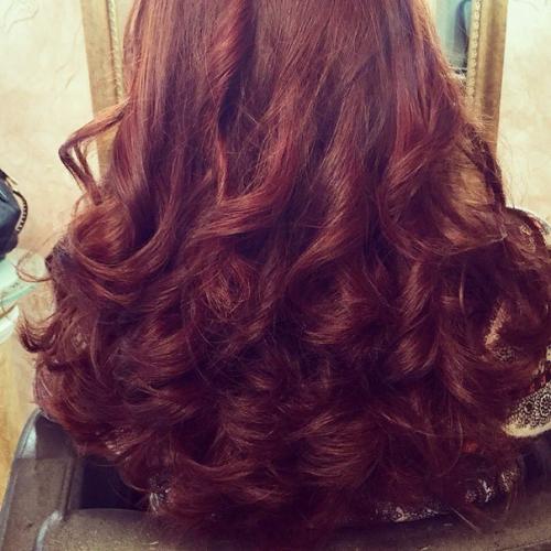 Дорогие девушки, скоро последний звонок и выпускные записывайтесь заранее, на причёски и макияж что бы выглядеть восхитительно. 01