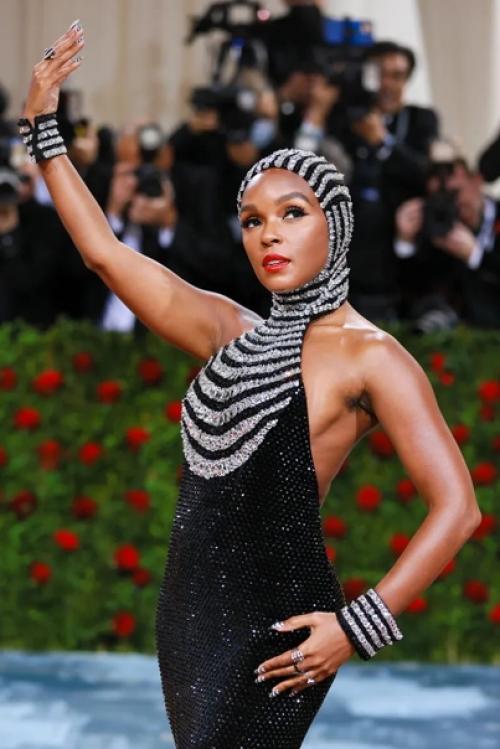 А теперь обсудим наши любимые бьюти - образы? 07