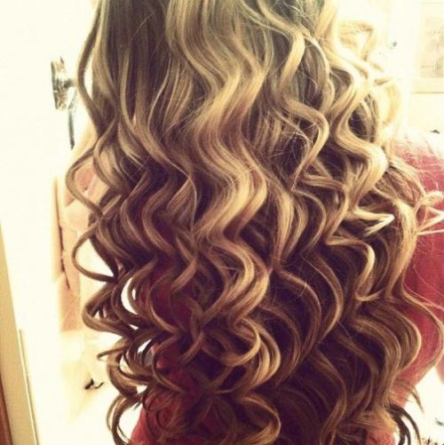 Дорогие девушки, скоро последний звонок и выпускные записывайтесь заранее, на причёски и макияж что бы выглядеть восхитительно. 03