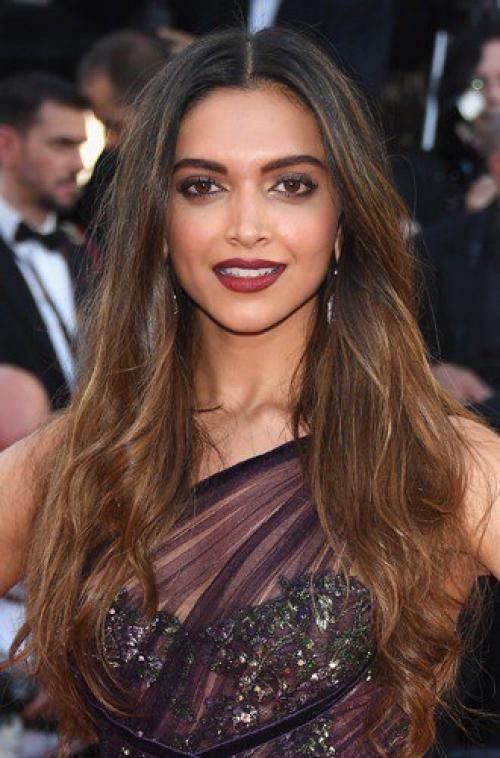 - канны - 2017: уроки безупречного макияжа от дипики падукон. 01