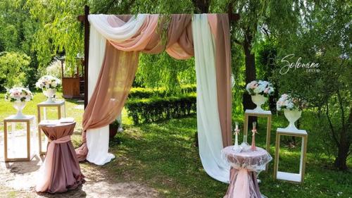 Церемония бракосочетания.  Выездная регистрация брака приятна тем, что можно выбрать обстановку. 09