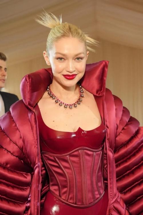 А теперь обсудим наши любимые бьюти - образы? 02