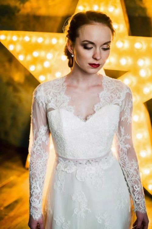 Дорогие девушки, буду рада помочь вам в создании свадебного или вечернего образа макияж и прически с выездом на дом! 03