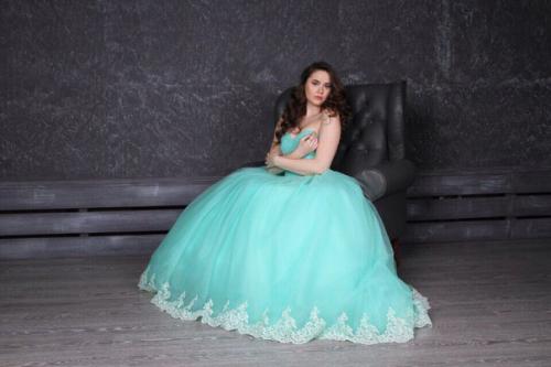 Дорогие девушки!  Ищу моделей на макияж с лёгкими или объёмными локонами, а также на макияж с причёской. 03