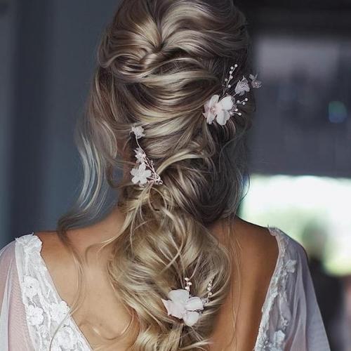 Дорогие наши, наши мастера умеют делать потрясающие укладки и причёски. 04