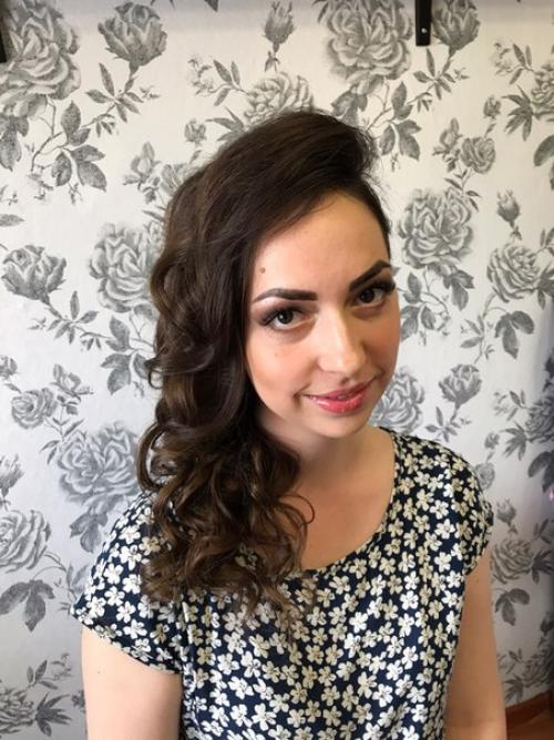 Дорогие девушки!  Ищу моделей на макияж с лёгкими или объёмными локонами, а также на макияж с причёской. 01